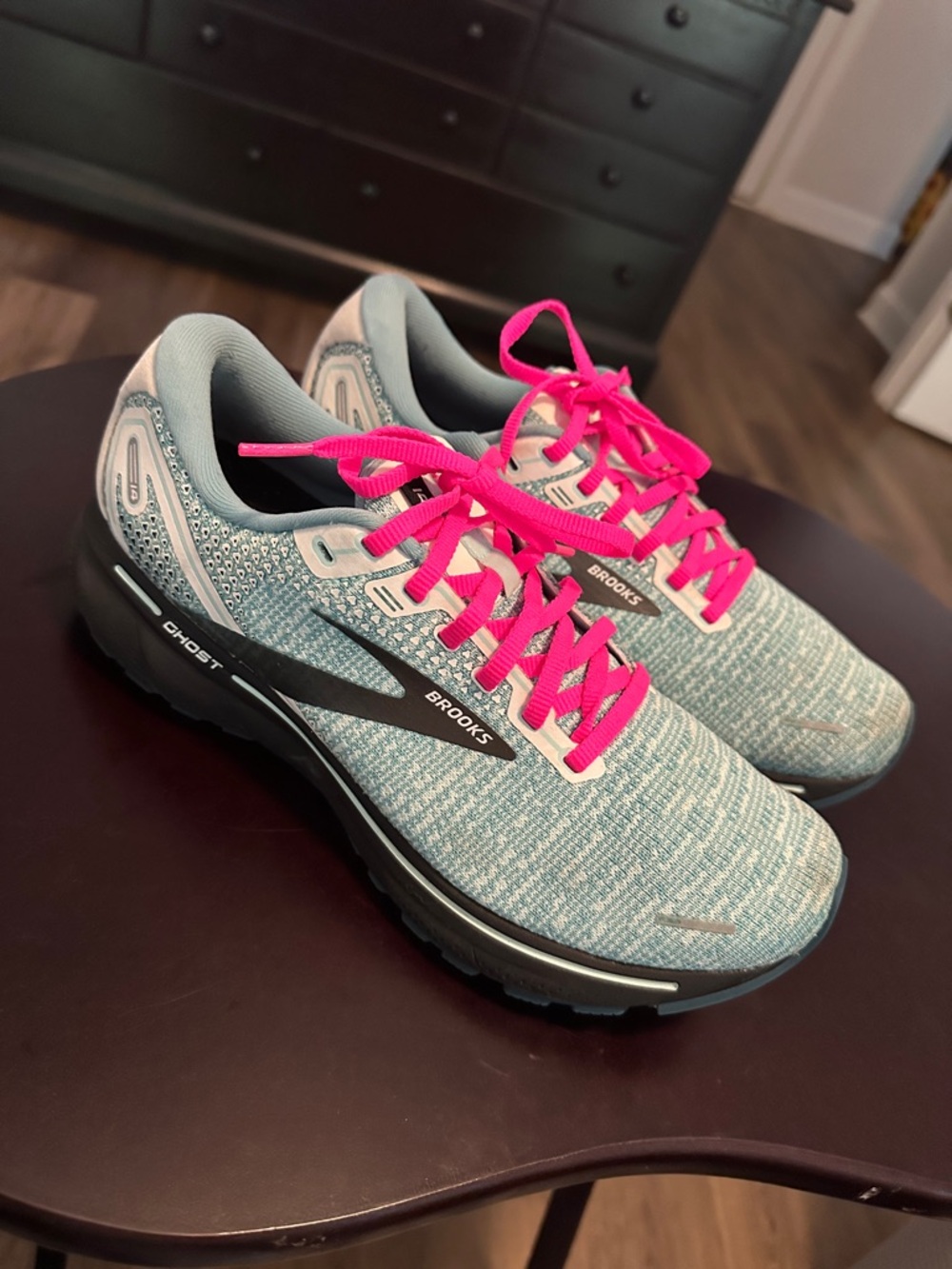 Brooks Women's Running Shoes - Teal Knit Upper with Hot Pink Laces